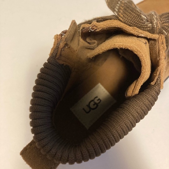 UGG Tan Suede Waterproof Leather Rubber Outsole Hiking Boots size 6.5 - Picture 14 of 15